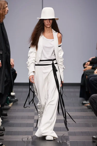 Look 35